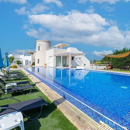 Blue Diamond Beach Villas Paphos Exterior photo